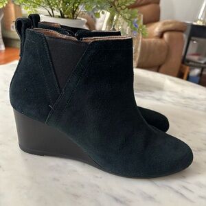 Vionic Black Suede Ankle Booties Paloma size 7.5